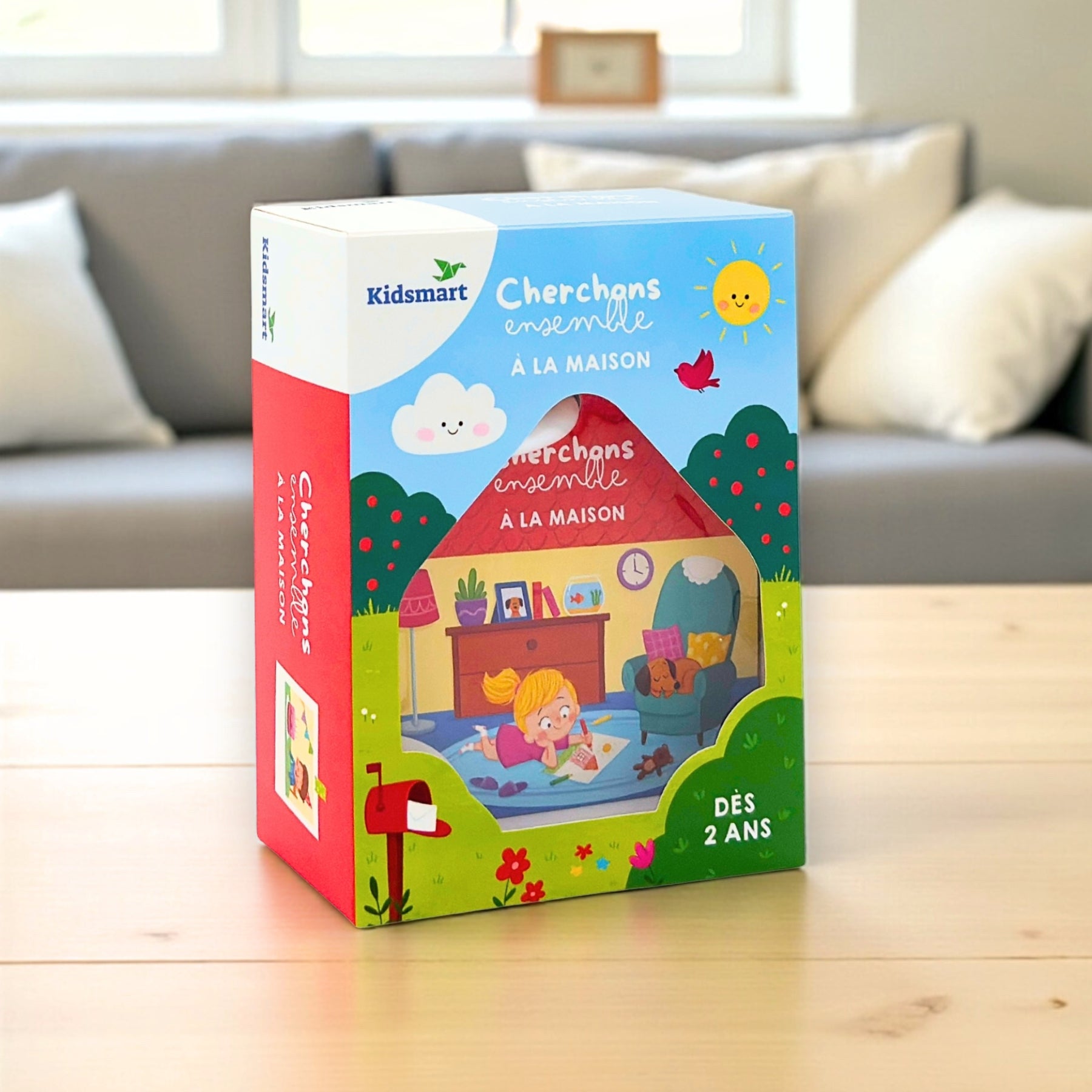 Boite cherchons a la maison sur une table en bois